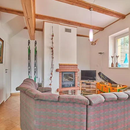 Spacious Mountain Retreat * Lampertice