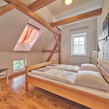 Spacious Mountain Retreat *