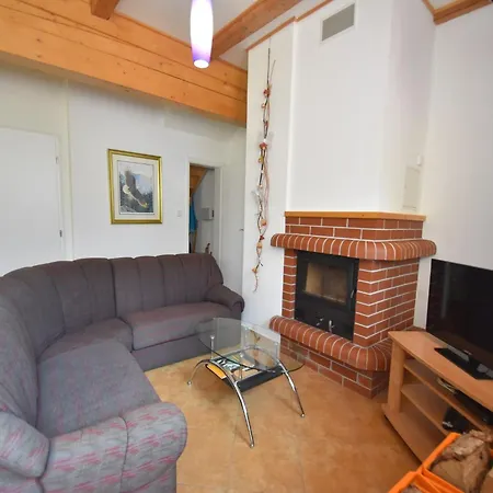 Spacious Mountain Retreat * Lampertice