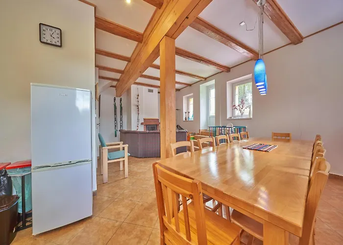Spacious Mountain Retreat *