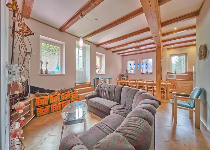 Spacious Mountain Retreat *