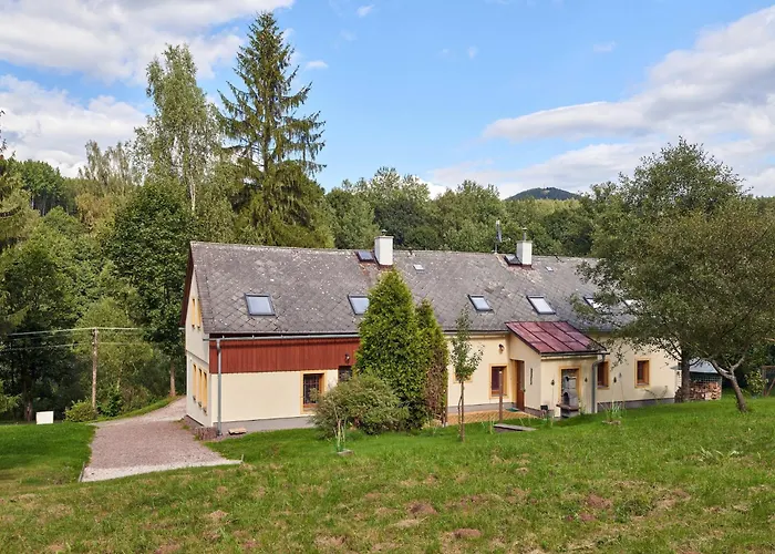 Spacious Mountain Retreat Lampertice