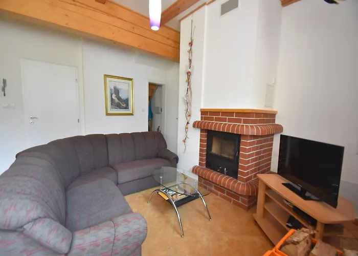 Spacious Mountain Retreat * Lampertice
